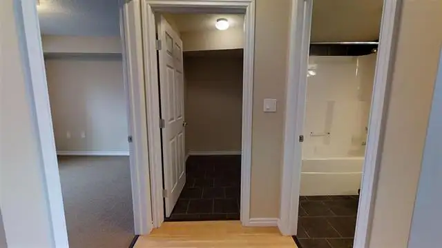 2 Bedroom & 2 Full Bath condo w/underground Parking - Photo 8