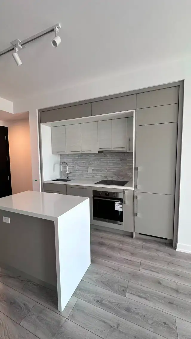 North York Deal | Over $300K Price Drop! Central Park Condo - Photo 3