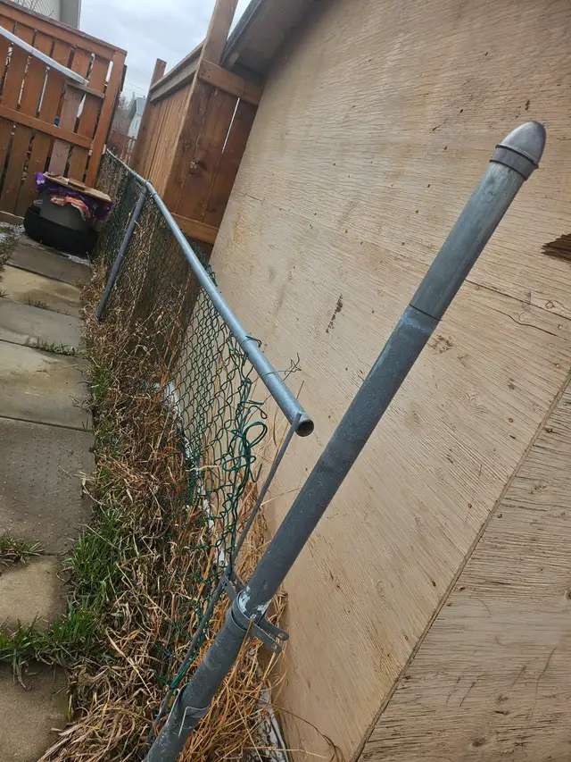 Metal fencing - Photo 9