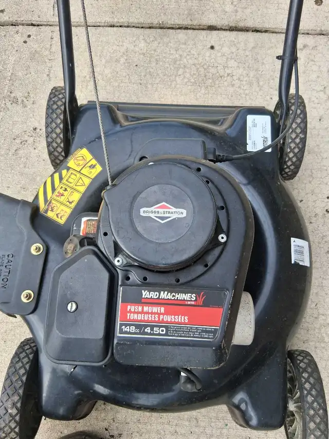 Tuned up little push mower in good working condition. - Photo 2