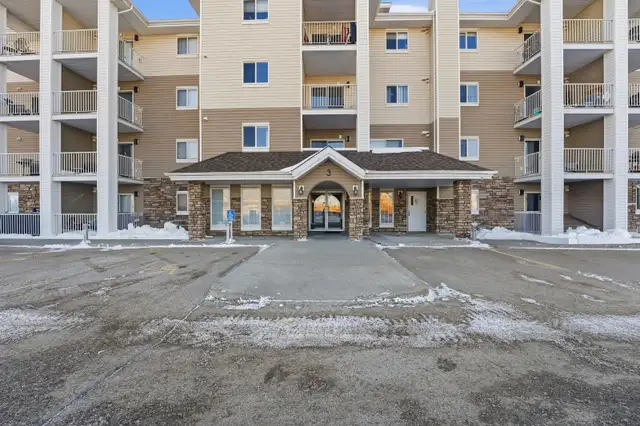 West Facing Condo in Sylvan Lake