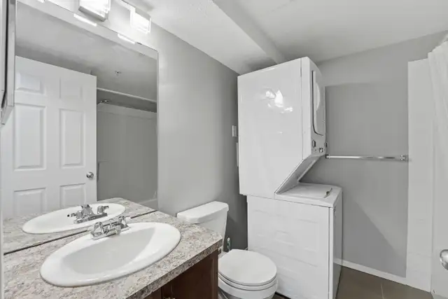 West Facing Condo in Sylvan Lake - Photo 6