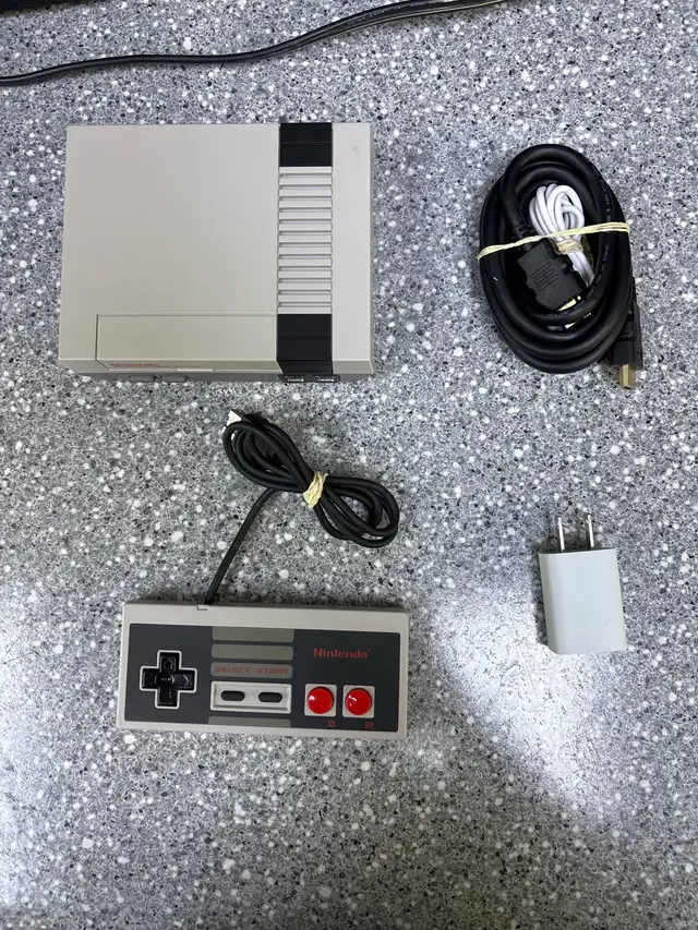 Nintendo Entertainment System (NES) Classic - Photo 2