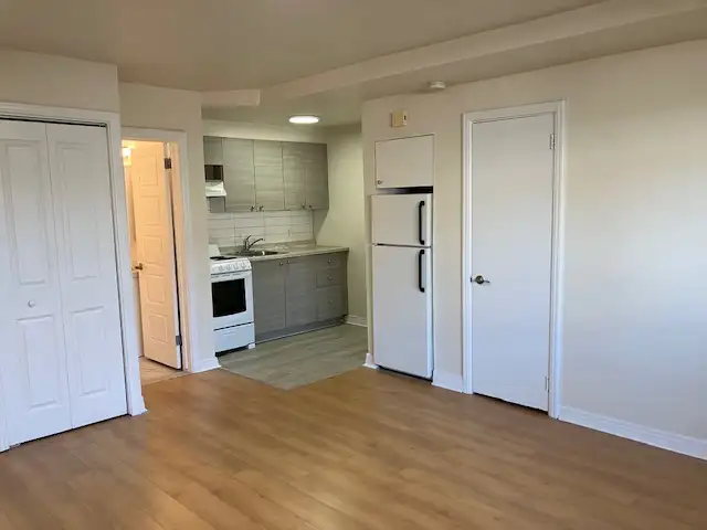 1 1/2 rénové et chauffé à Dorval près des services - Photo 4