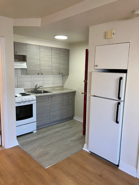 1 1/2 rénové et chauffé à Dorval près des services - Photo 5