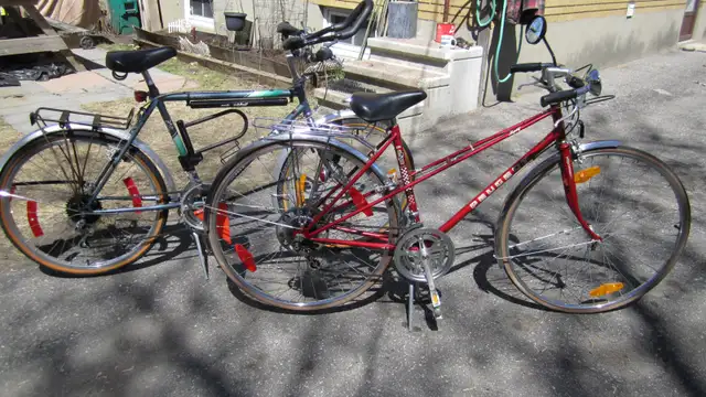 EXCELLENT PAIR OF HIS & HERS PEUGEOT ROAD BIKES ACCESSORIES!! - Photo 6