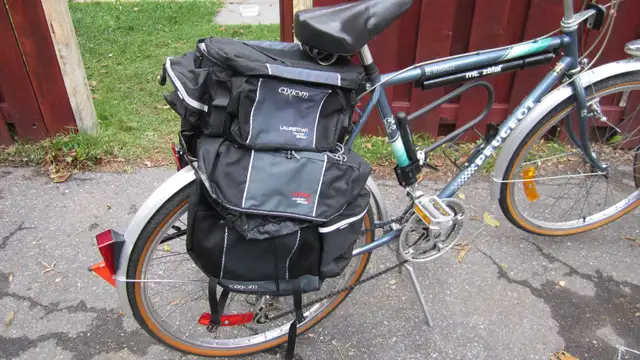 EXCELLENT PAIR OF HIS & HERS PEUGEOT ROAD BIKES ACCESSORIES!! - Photo 10