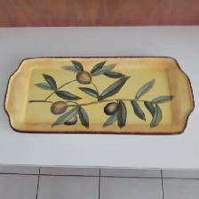 BELLE GRANDE ASSIETTE NEUVE CÉRAMIQUE PINTAGO 16'LONx7'LAR$10.00