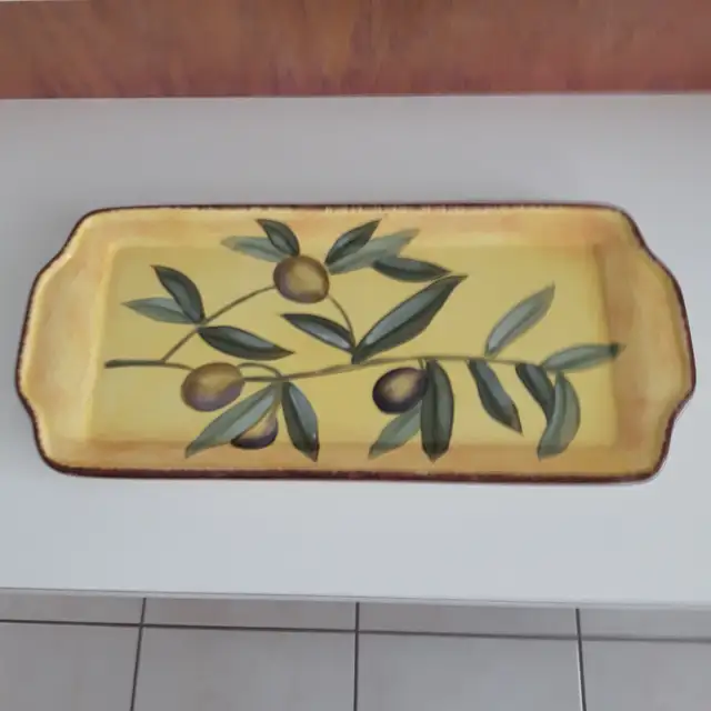 BELLE GRANDE ASSIETTE NEUVE CÉRAMIQUE PINTAGO 16'LONx7'LAR$10.00 - Photo 3