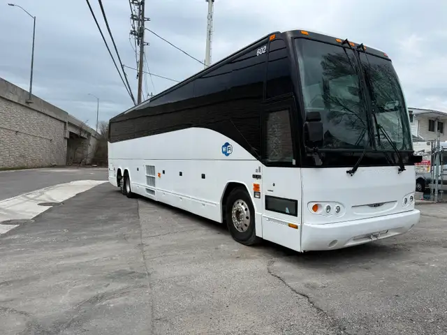Prevost bus for sale. - Photo 2