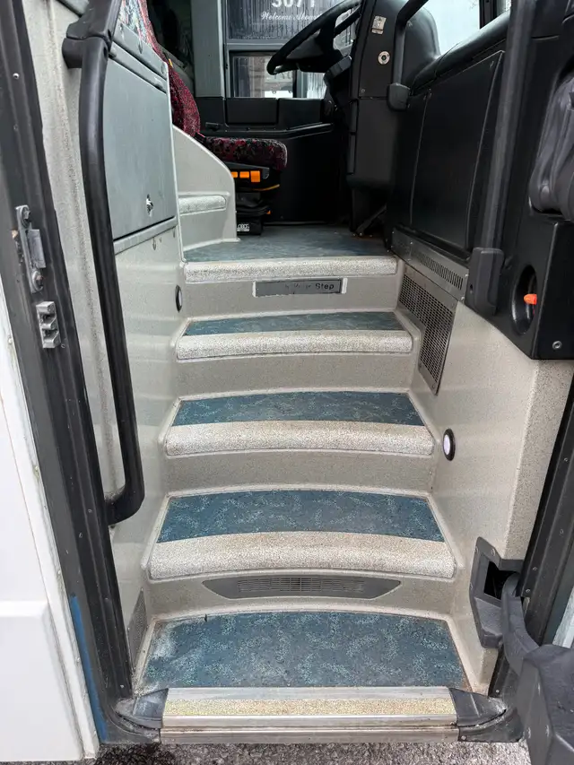 Prevost bus for sale. - Photo 7