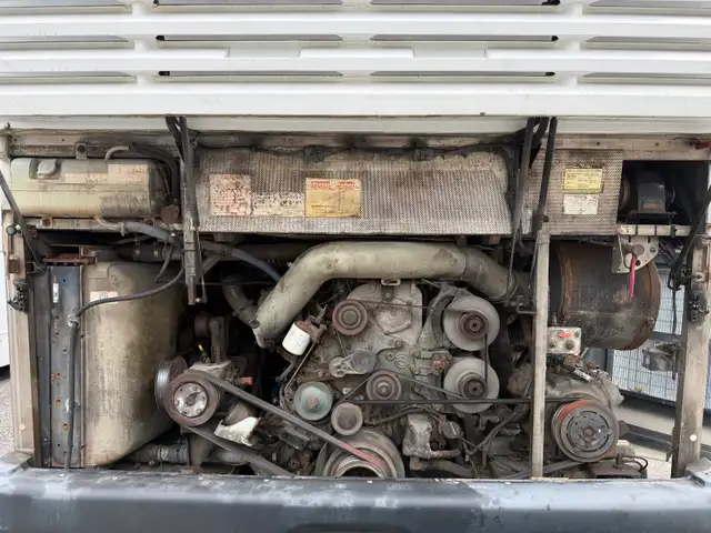 Prevost bus for sale. - Photo 9