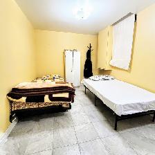 room for rent a girl