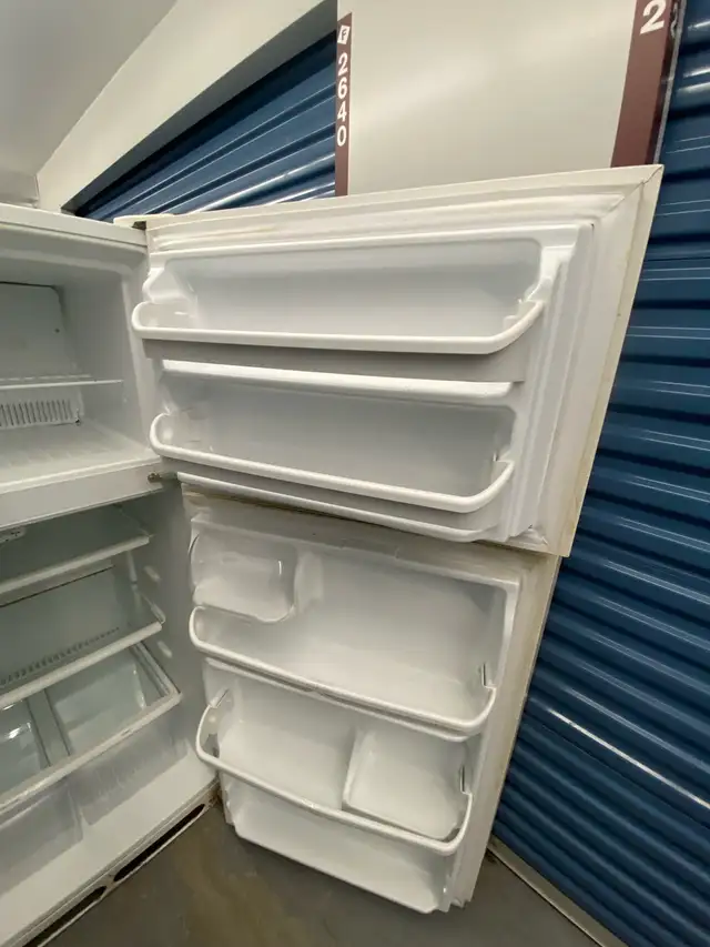 WHITE REFRIGERATOR TOP FREEZER - Photo 6