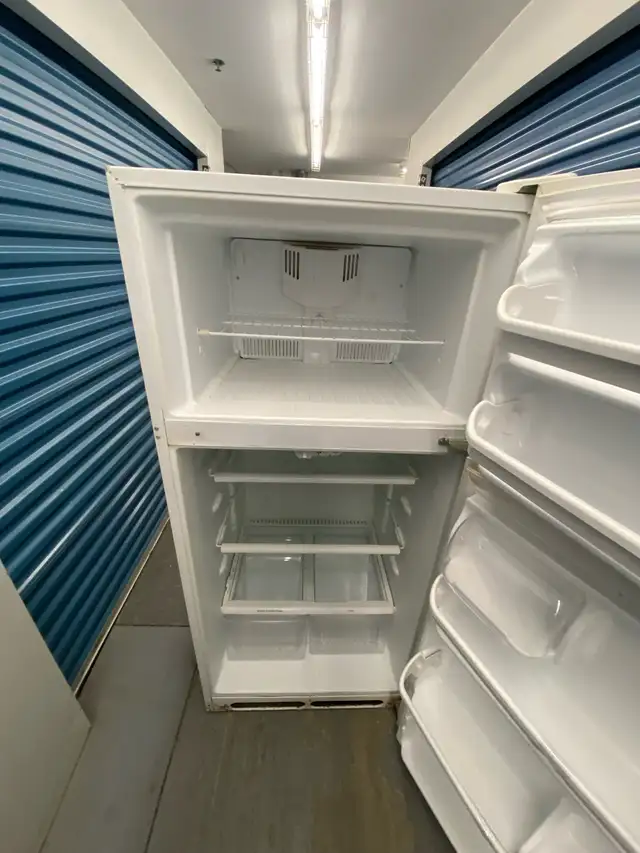 WHITE REFRIGERATOR TOP FREEZER - Photo 7