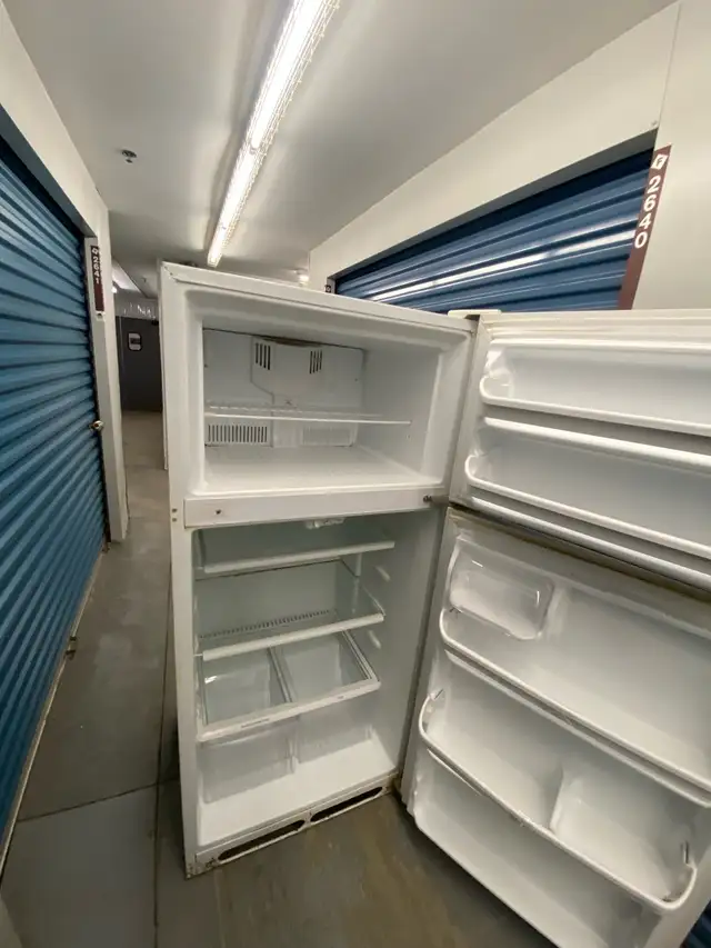 WHITE REFRIGERATOR TOP FREEZER - Photo 8