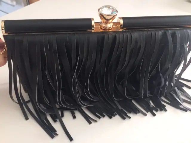 SAC À MAIN NEUF UNIQUE EN CUIR NOIR POUR SOIRÉE OU AUTRE: $25.00