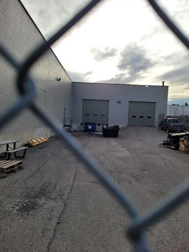 Looking for a painter/renovator, young man with experience. - Photo 2