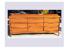 VINTAGE MID CENTURY MODERN 1960s 9 DRAWER DRESSER