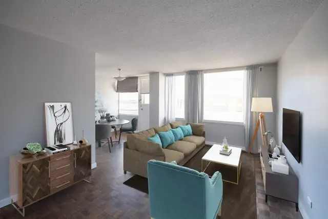 1 Bedroom Sublet in Osborne Village - Top Floor Suite