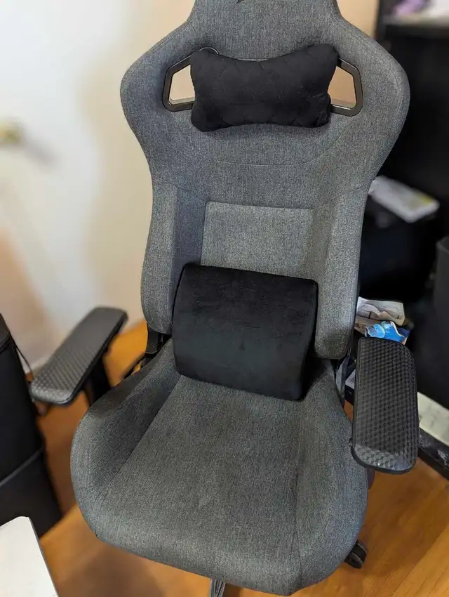 Gaming Chair - Photo 3