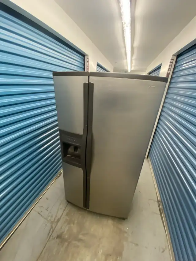 STAINLESS STEEL REFRIGERATOR - Photo 3