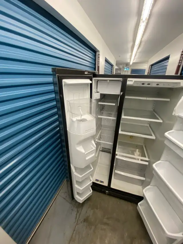 STAINLESS STEEL REFRIGERATOR - Photo 7