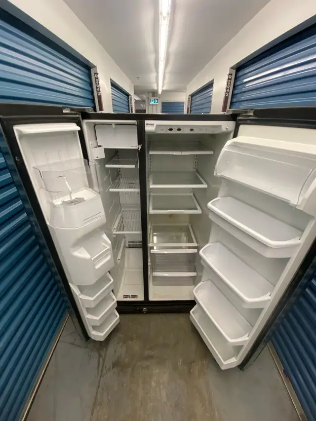 STAINLESS STEEL REFRIGERATOR - Photo 8