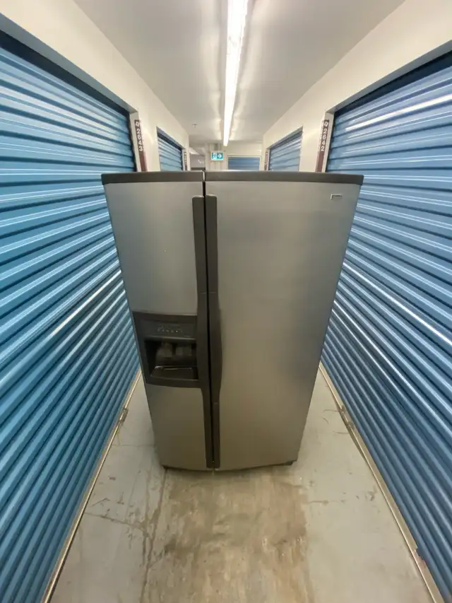 STAINLESS STEEL REFRIGERATOR - Photo 10