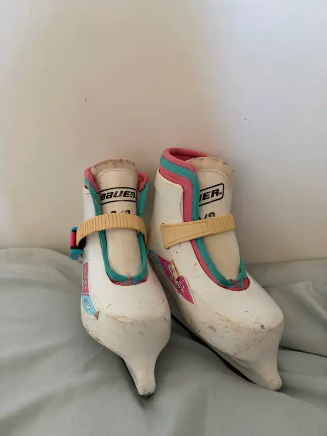 Toddler size 8/9 skates