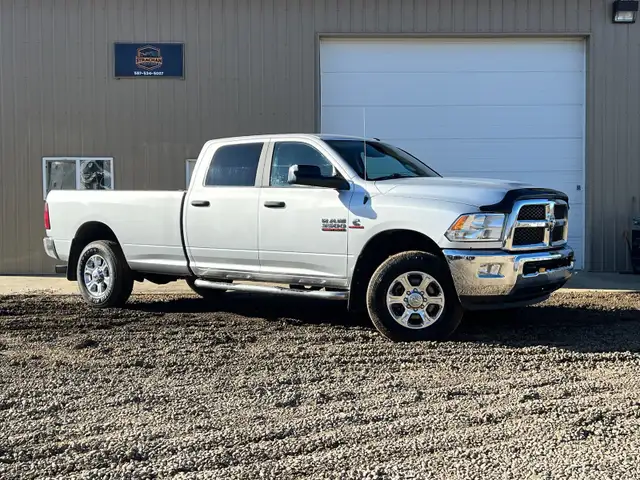 2018 RAM 3500 SLT 6.7L Long Box - Photo 3