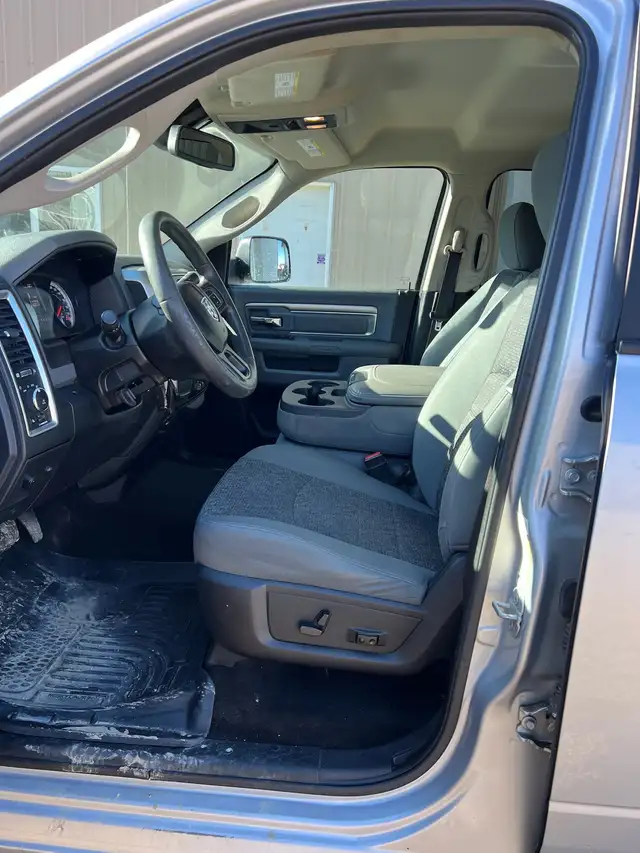 2018 RAM 3500 SLT 6.7L Long Box - Photo 5