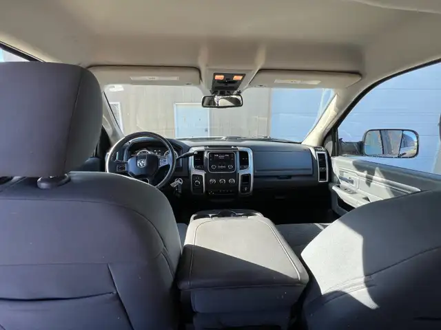 2018 RAM 3500 SLT 6.7L Long Box - Photo 7