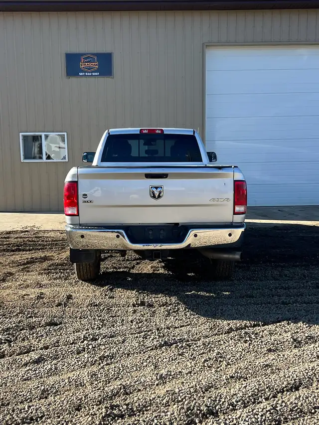 2018 RAM 3500 SLT 6.7L Long Box - Photo 8