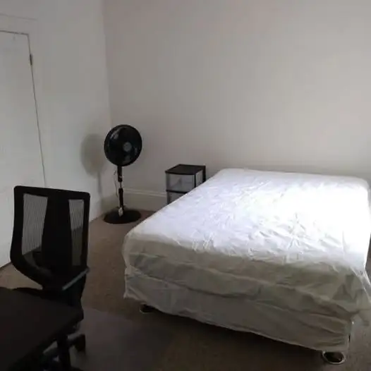 May 1-Aug 31- 3 Rooms-Merivale rd, Preston st, see VIDEO's