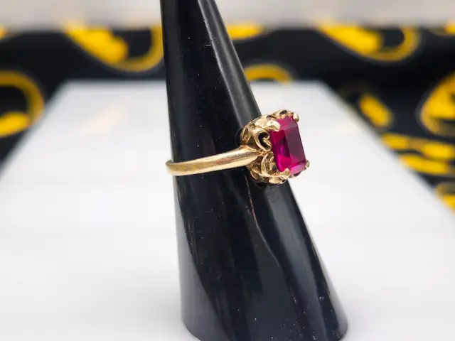 10Kt. Yellow Gold Ring w/ Raspberry Color Center Stone (#2947) - Photo 2