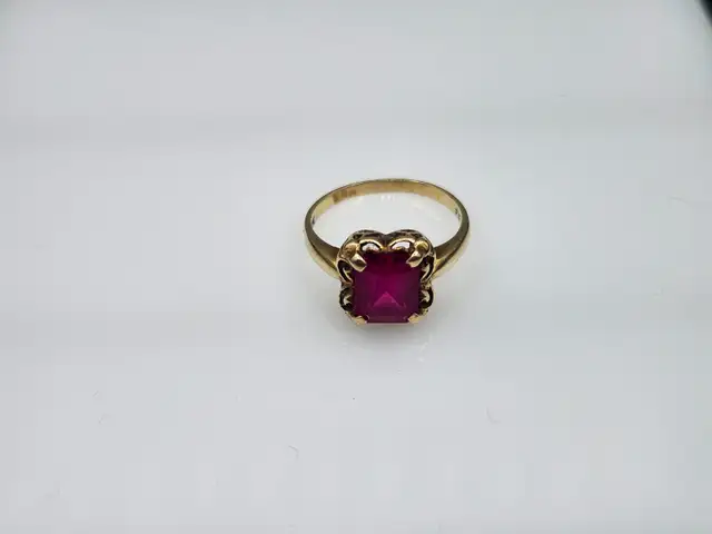 10Kt. Yellow Gold Ring w/ Raspberry Color Center Stone (#2947) - Photo 4