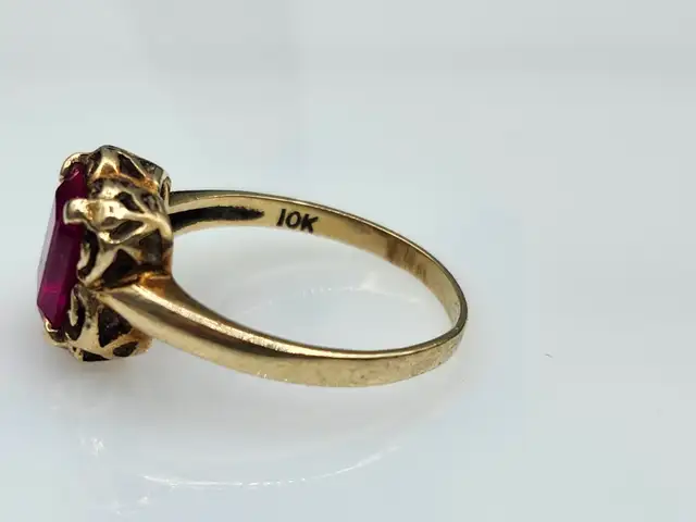 10Kt. Yellow Gold Ring w/ Raspberry Color Center Stone (#2947) - Photo 6