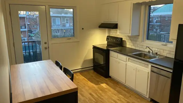 3½ ENTIÈREMENT RÉNOVÉ, ÉLECTROS INCLUS, 5 MIN. MÉTRO CRÉMAZIE 1e