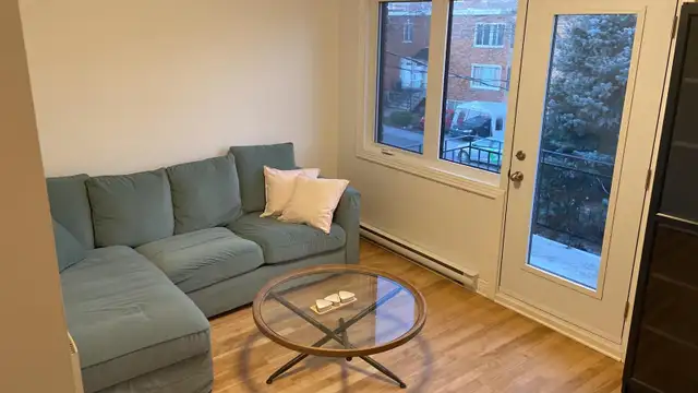 3½ ENTIÈREMENT RÉNOVÉ, ÉLECTROS INCLUS, 5 MIN. MÉTRO CRÉMAZIE 1e - Photo 2