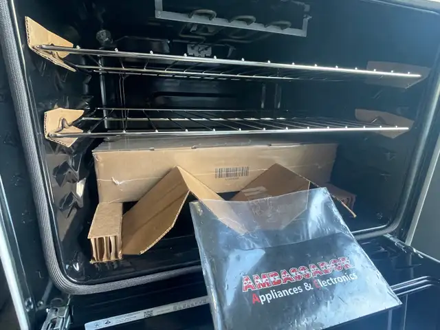 NEW 30" Frigidaire GAS  Range Stove (5.1 Cu.Ft) Steam Clean - Photo 4