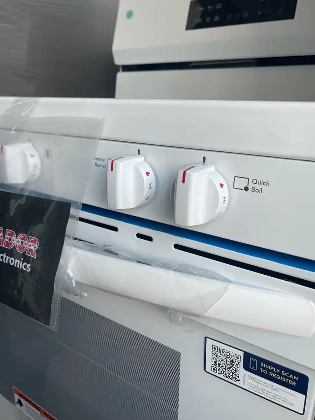 NEW 30" Frigidaire GAS  Range Stove (5.1 Cu.Ft) Steam Clean - Photo 7