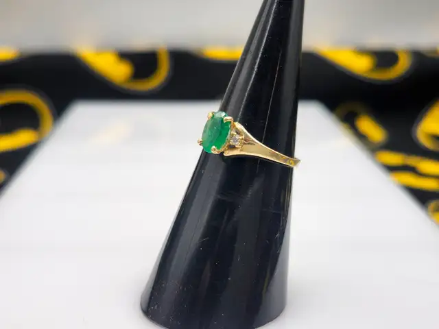 10Kt. Yellow Gold Ring w/Green Center Stone - Size 4.75 (#19056) - Photo 3