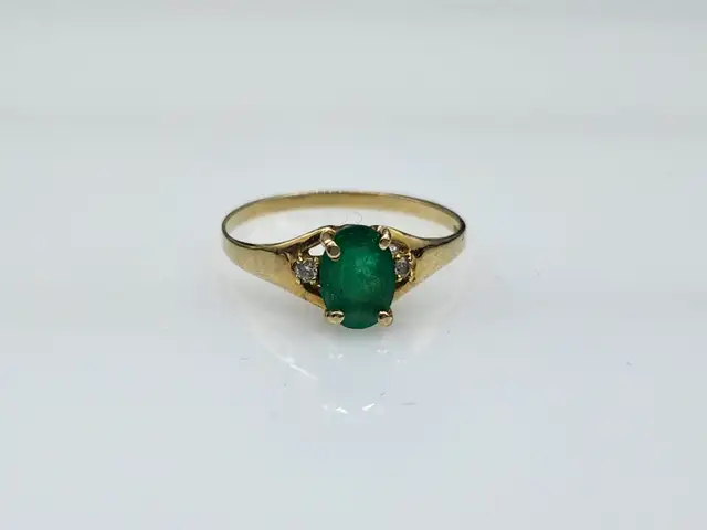 10Kt. Yellow Gold Ring w/Green Center Stone - Size 4.75 (#19056) - Photo 5