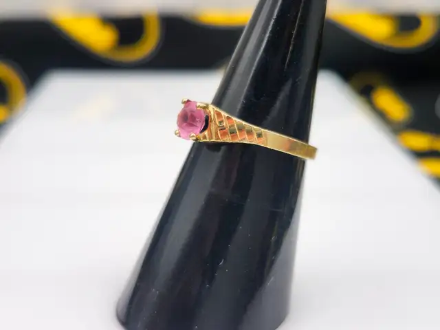 10Kt. Yellow Gold Ring w/ Pink Center Stone - Size 5.5 (#2948) - Photo 3