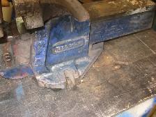 RECOR BENCH VISE - - ( Made in England ) - - 8' Jaws