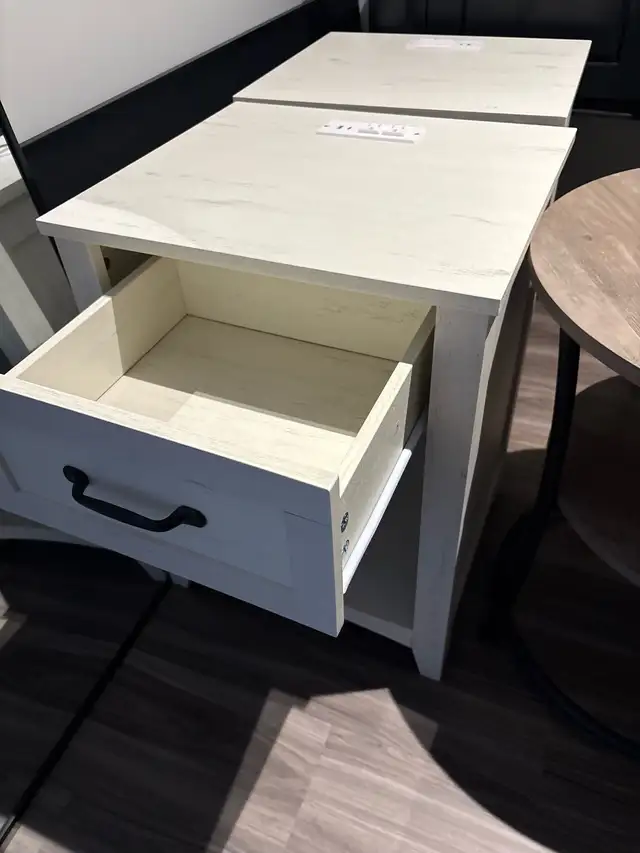 night stands (2) - Photo 4