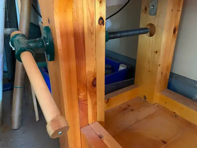 HEAVY DUTY 73" WOODWORKING BENCH - Photo 6