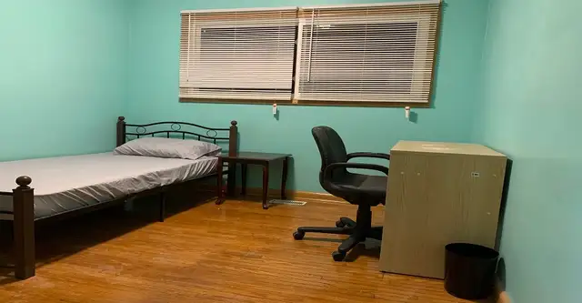 Room - Upstairs - FEMALE only - Mohawk - St-Jo Hosp - May 1st