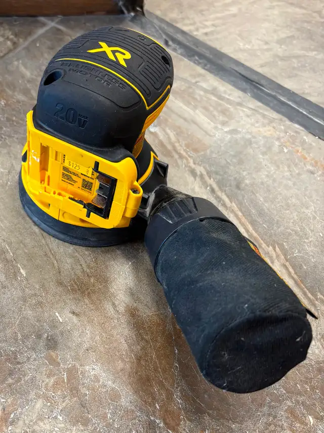 Dewalt Random Orbit Palm Sander (Model: DCW210 ) - Photo 3